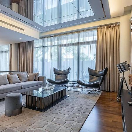 Spacious And Elegant 5Br Plus Maids Room Villa In Damac ดูไบ ภายนอก รูปภาพ