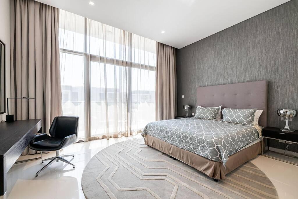 Spacious And Elegant 5Br Plus Maids Room Villa In Damac ดูไบ ภายนอก รูปภาพ