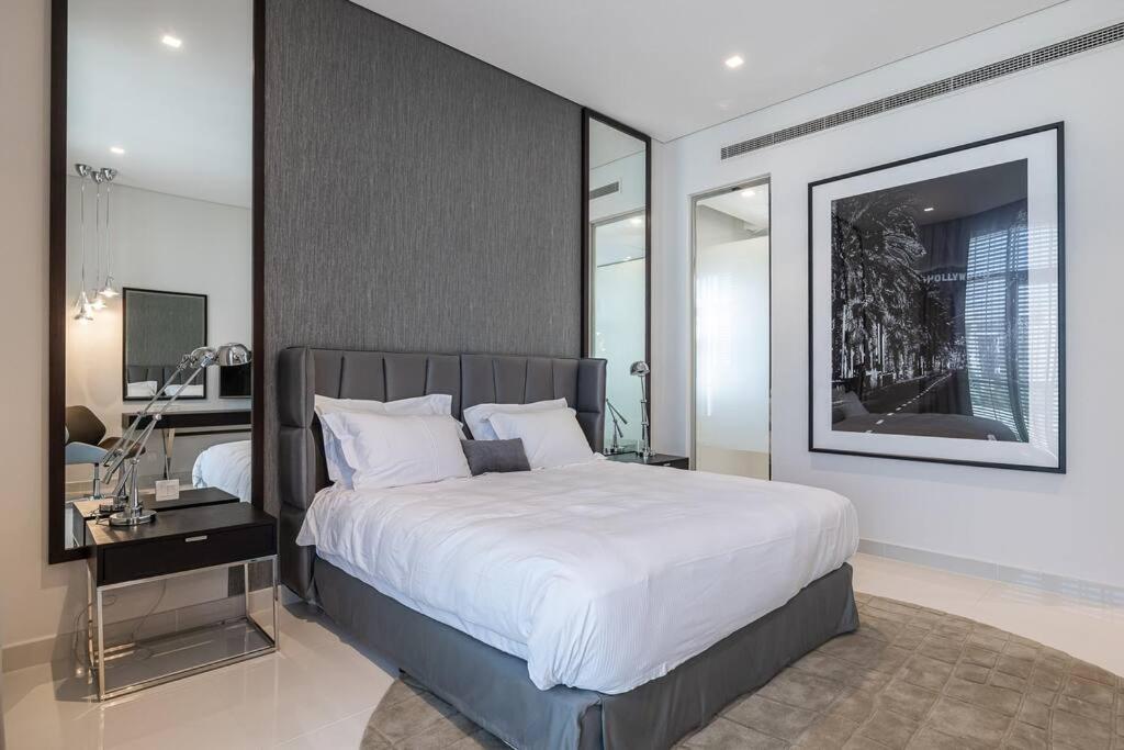 Spacious And Elegant 5Br Plus Maids Room Villa In Damac ดูไบ ภายนอก รูปภาพ