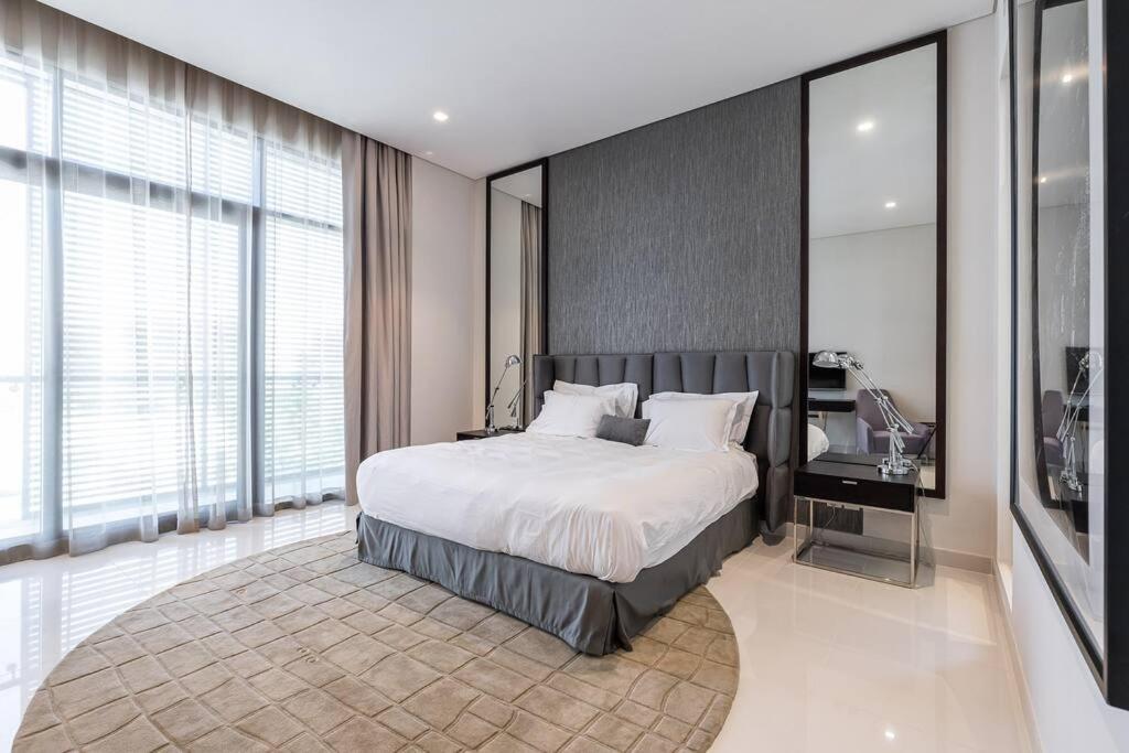 Spacious And Elegant 5Br Plus Maids Room Villa In Damac ดูไบ ภายนอก รูปภาพ